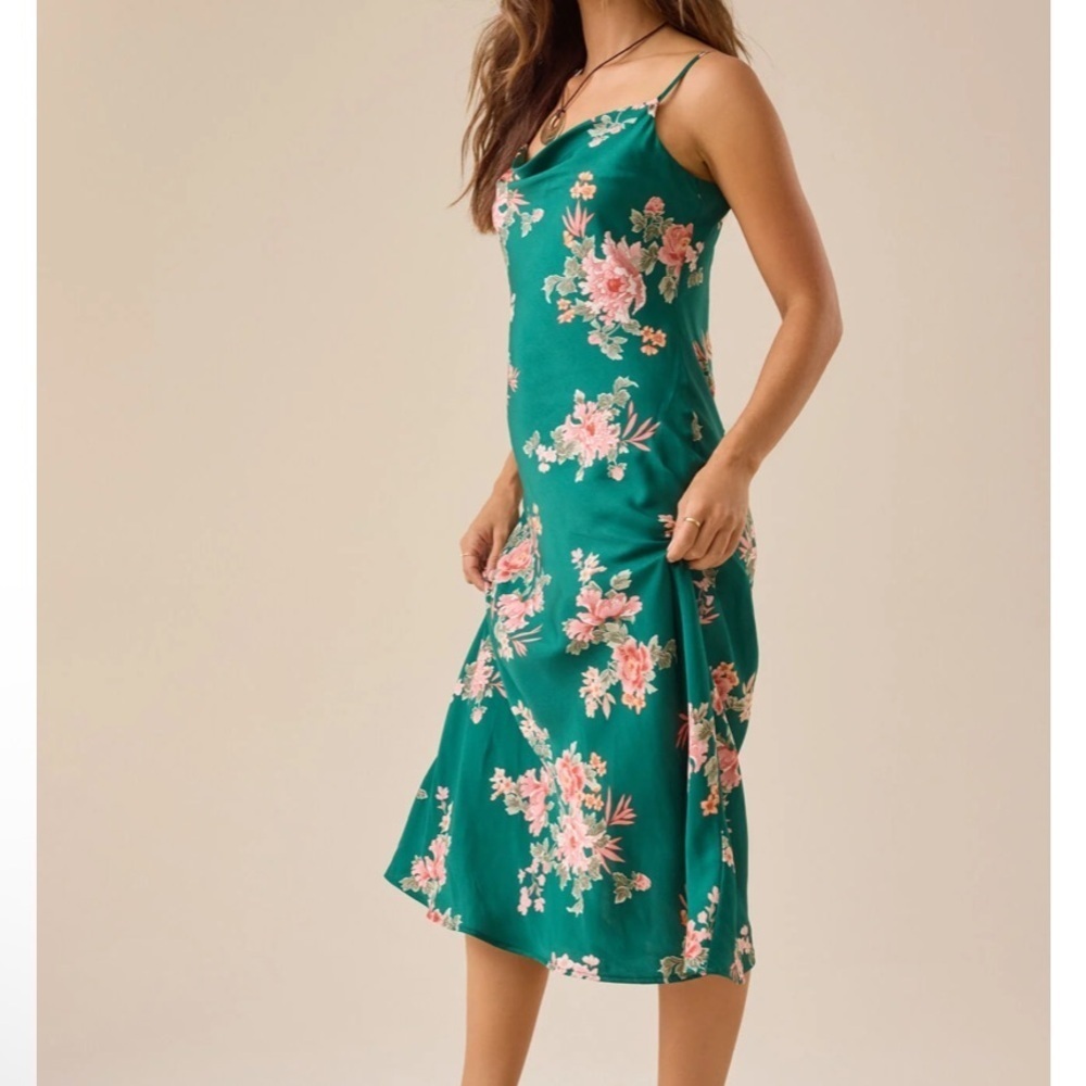 Ashlee Floral Slip Dress NWT - Picture 3 of 8